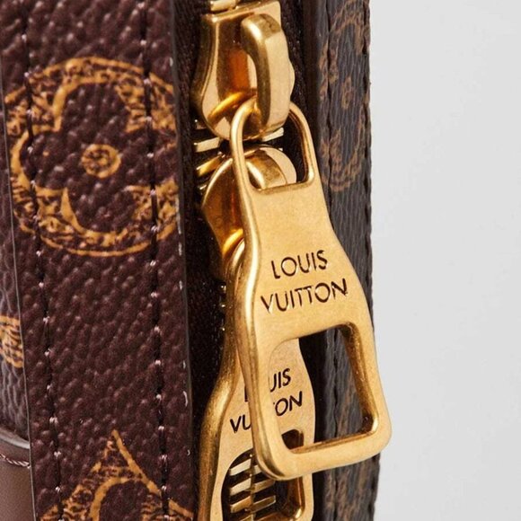 Louis Vuitton Monogram Canvas No. 7 Soft Trunk Wallet Bag - Picture 11 of 11